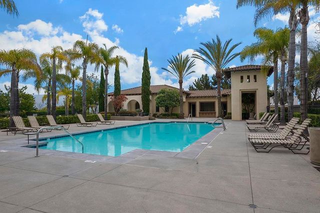 1670 Grasshopper Ln, Chula Vista, CA 91915