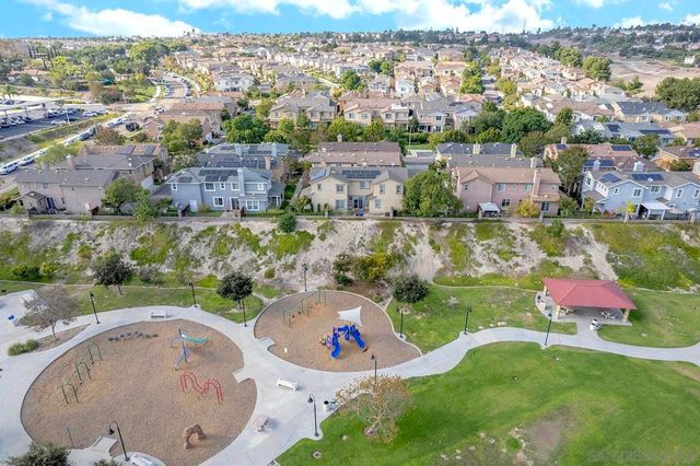 1670 Grasshopper Ln, Chula Vista, CA 91915