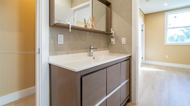 1310 NE 117th Ter 2, Miami, FL 33161