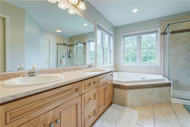 32 Watersong Trail, Penfield, NY 14580
