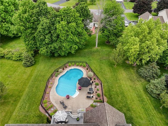 32 Watersong Trail, Penfield, NY 14580