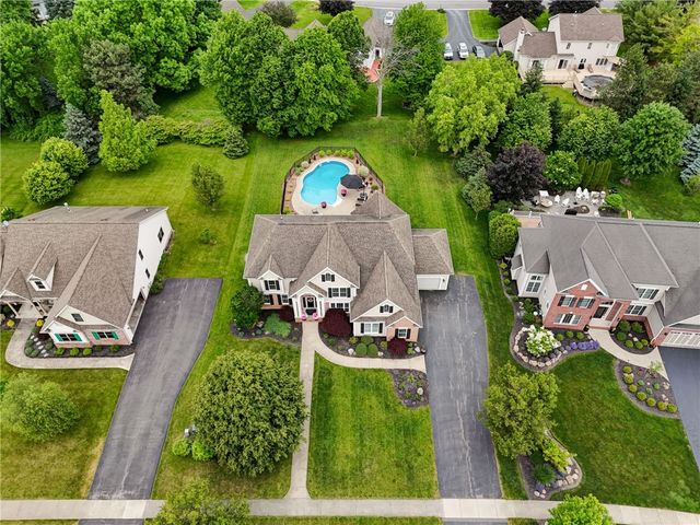 32 Watersong Trail, Penfield, NY 14580