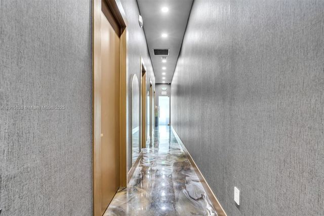 Confidential 8th St, Miami, FL 33184