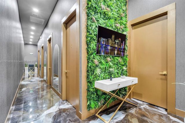 Confidential 8th St, Miami, FL 33184