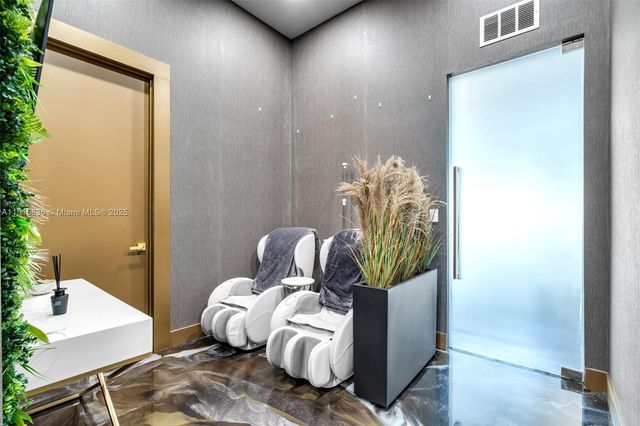 Confidential 8th St, Miami, FL 33184