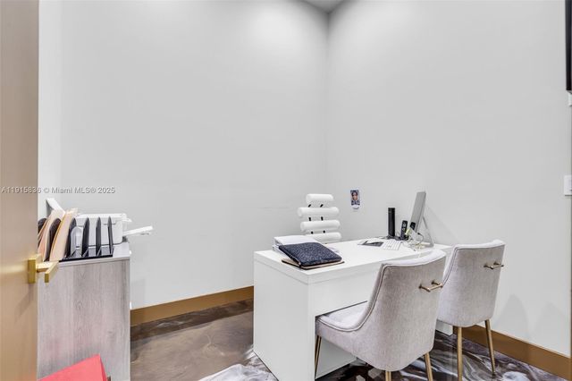 Confidential 8th St, Miami, FL 33184