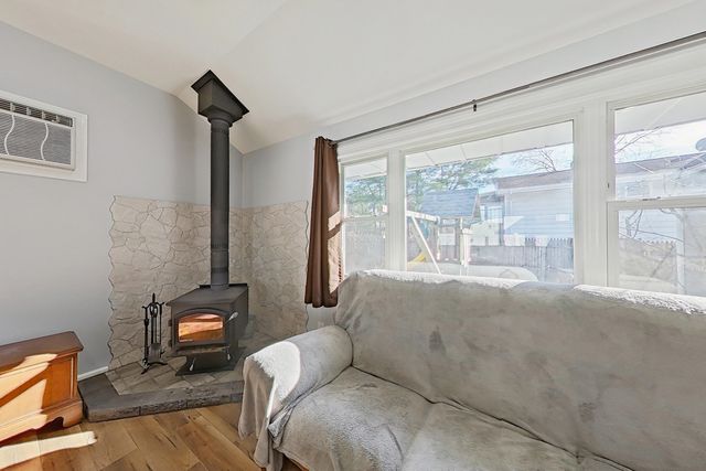 127 IOZIA TERRACE, Elmwood Park, NJ 07407