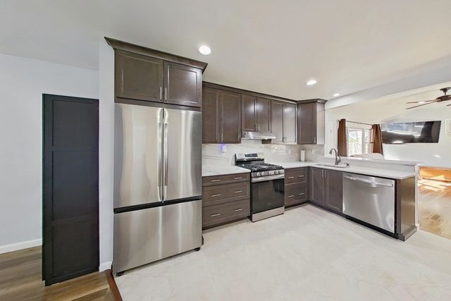 127 IOZIA TERRACE, Elmwood Park, NJ 07407