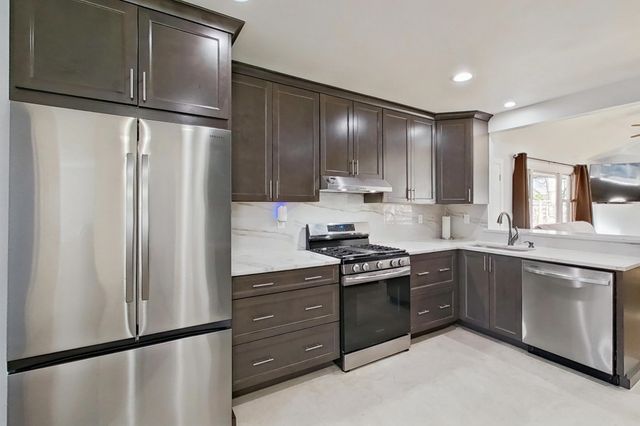 127 IOZIA TERRACE, Elmwood Park, NJ 07407