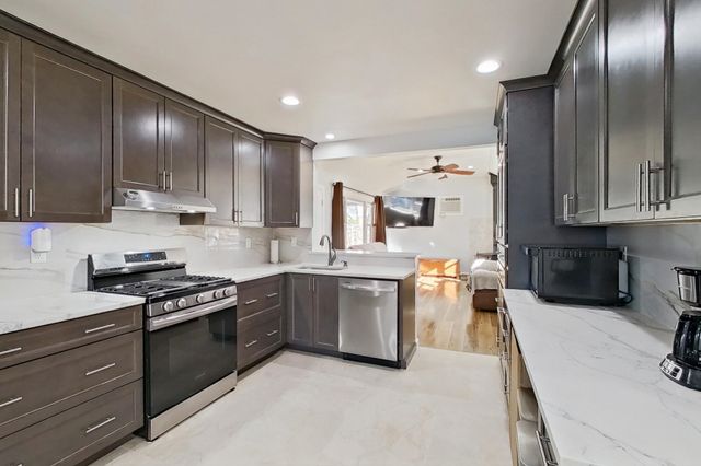 127 IOZIA TERRACE, Elmwood Park, NJ 07407