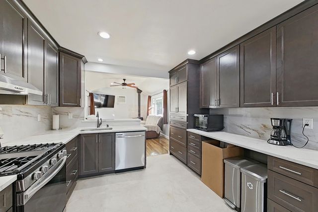 127 IOZIA TERRACE, Elmwood Park, NJ 07407