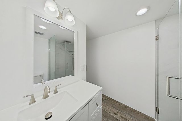 127 IOZIA TERRACE, Elmwood Park, NJ 07407