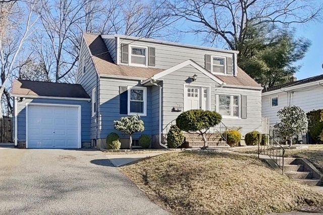 127 IOZIA TERRACE, Elmwood Park, NJ 07407