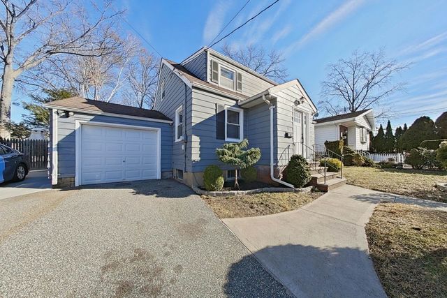 127 IOZIA TERRACE, Elmwood Park, NJ 07407