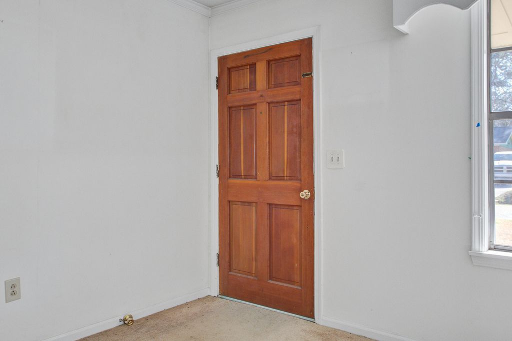 Image 11 of property listing at 114 Froman Drive, Summerville, SC 29483