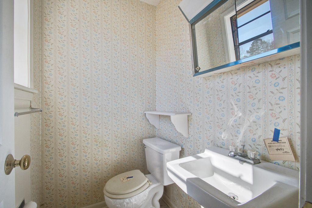 Image 33 of property listing at 114 Froman Drive, Summerville, SC 29483