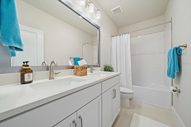 1574 RUNNING TIDE PLACE, Sarasota, FL 34240