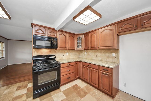 1110 E Brown Lane, Deer Park, TX 77536