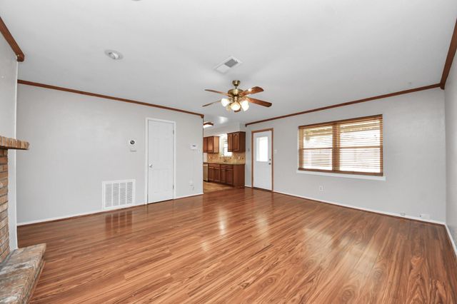 1110 E Brown Lane, Deer Park, TX 77536