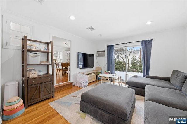 98 Windsor Road, Tenafly, NJ 07670