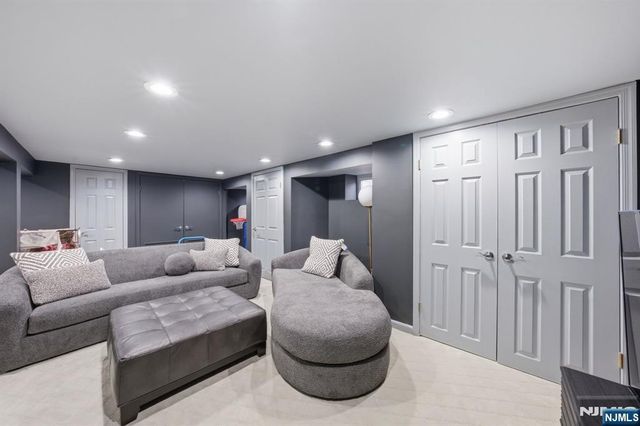 98 Windsor Road, Tenafly, NJ 07670