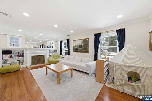 98 Windsor Road, Tenafly, NJ 07670