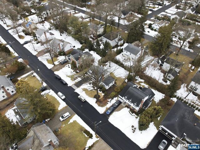 98 Windsor Road, Tenafly, NJ 07670