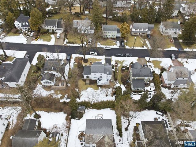 98 Windsor Road, Tenafly, NJ 07670