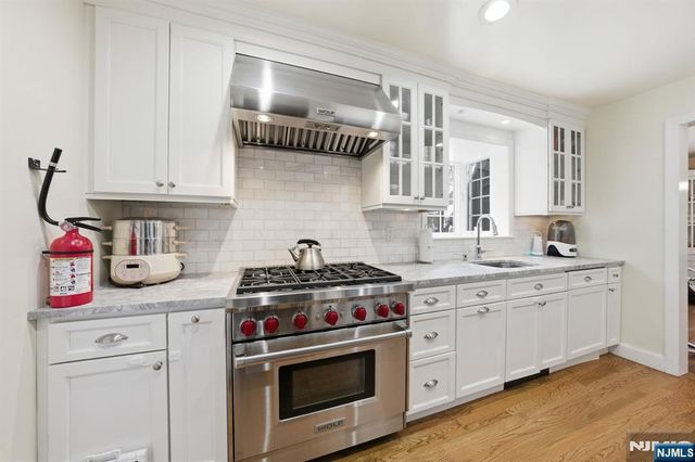 98 Windsor Road, Tenafly, NJ 07670