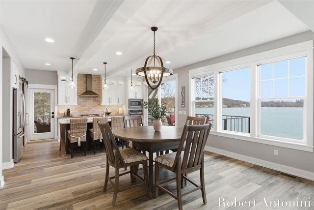 162 Lakeview Drive, Wayland, MI 49348