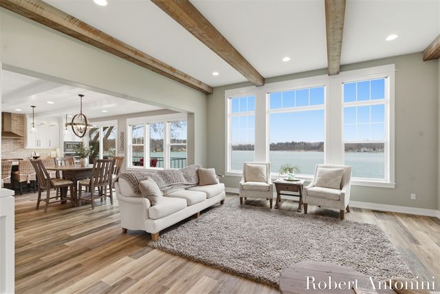 162 Lakeview Drive, Wayland, MI 49348