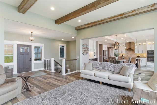 162 Lakeview Drive, Wayland, MI 49348