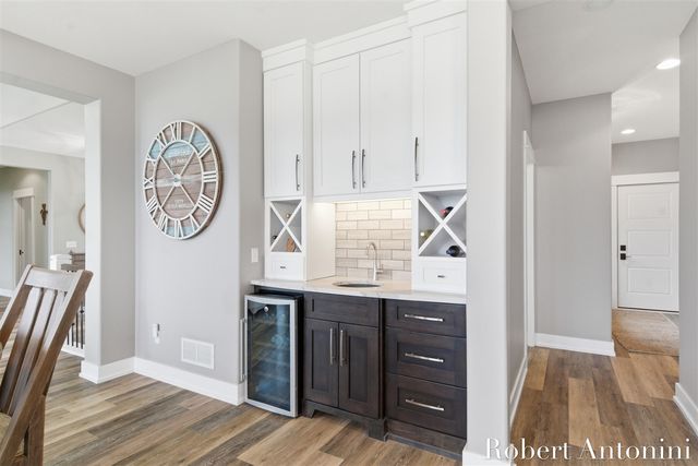 162 Lakeview Drive, Wayland, MI 49348