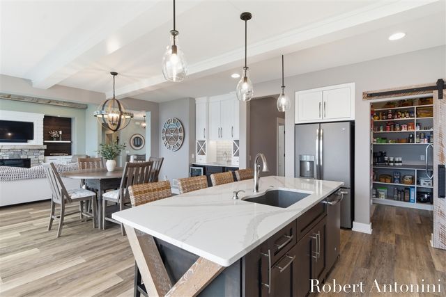 162 Lakeview Drive, Wayland, MI 49348