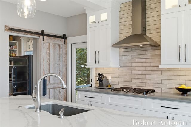 162 Lakeview Drive, Wayland, MI 49348