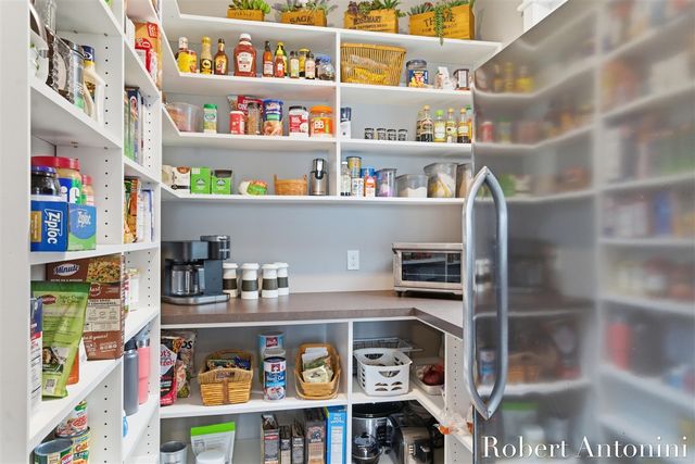 162 Lakeview Drive, Wayland, MI 49348