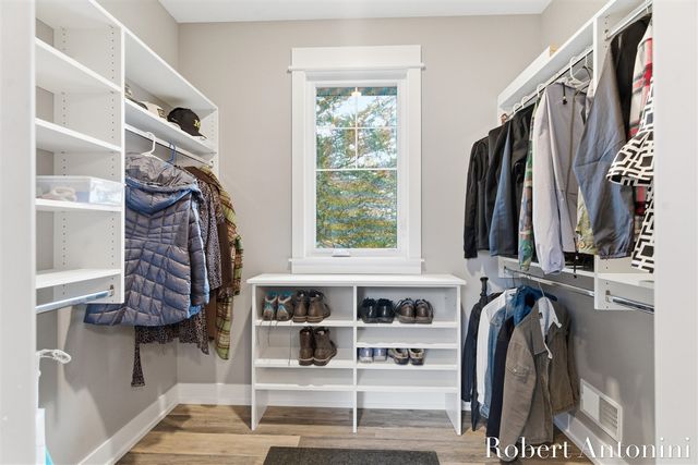 162 Lakeview Drive, Wayland, MI 49348