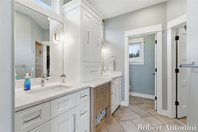 162 Lakeview Drive, Wayland, MI 49348