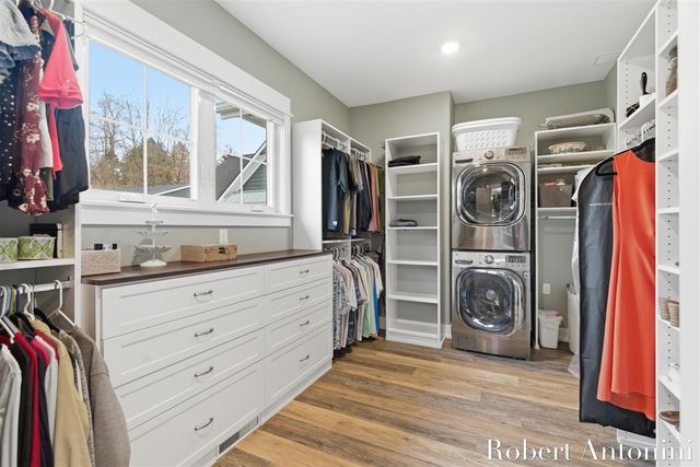 162 Lakeview Drive, Wayland, MI 49348