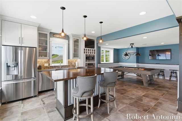 162 Lakeview Drive, Wayland, MI 49348