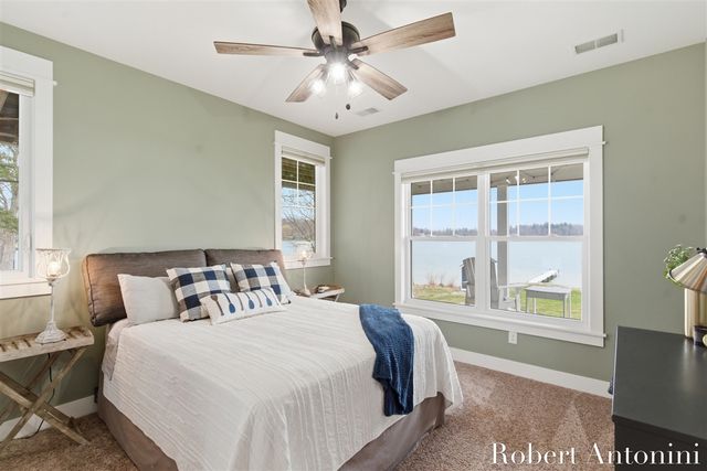 162 Lakeview Drive, Wayland, MI 49348