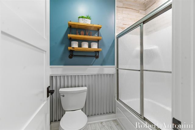 162 Lakeview Drive, Wayland, MI 49348