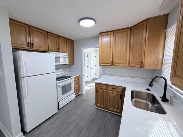 6207 Eagle Peak Drive, Charlotte, NC 28214