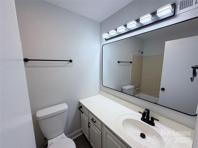 6207 Eagle Peak Drive, Charlotte, NC 28214