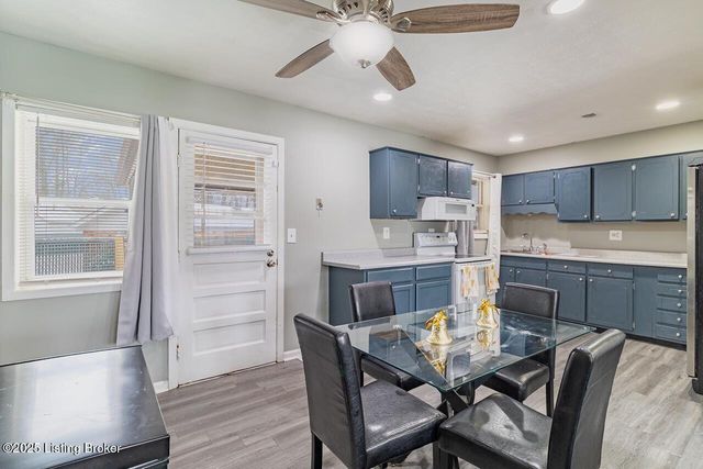 1030 Meadow Hill Rd, Louisville, KY 40219