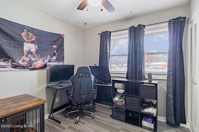 1030 Meadow Hill Rd, Louisville, KY 40219