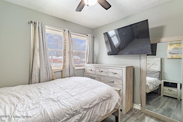 1030 Meadow Hill Rd, Louisville, KY 40219