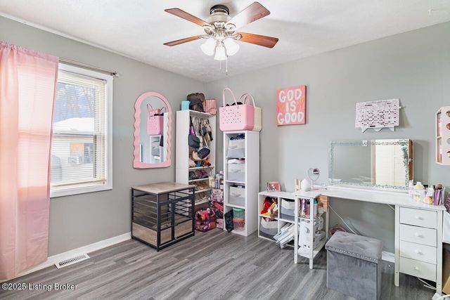 1030 Meadow Hill Rd, Louisville, KY 40219