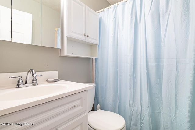 1030 Meadow Hill Rd, Louisville, KY 40219