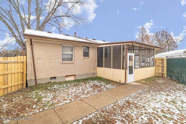 1030 Meadow Hill Rd, Louisville, KY 40219